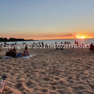 ROzCh24-135S | Travelling Around Australia with Jeff Banks
