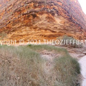 ROzCh39-03P | Travelling Around Australia with Jeff Banks