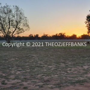 ROzCh8-38S | Travelling Around Australia with Jeff Banks