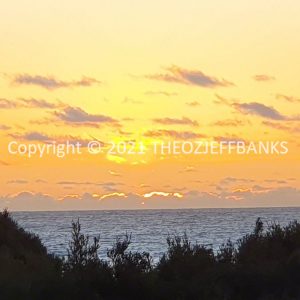 ROzCh77-135S | Travelling Around Australia with Jeff Banks