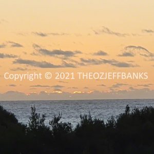 ROzCh77-140S | Travelling Around Australia with Jeff Banks