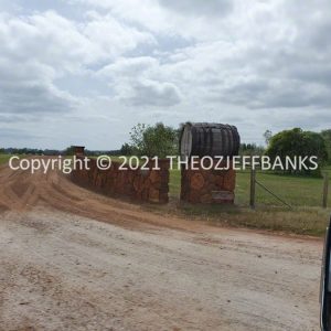 ROzCh79-194 | Travelling Around Australia with Jeff Banks