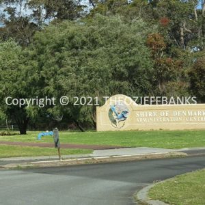 ROzCh79-332 | Travelling Around Australia with Jeff Banks