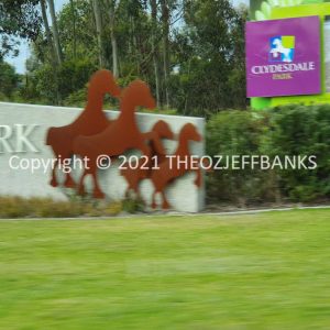 ROzCh79-344 | Travelling Around Australia with Jeff Banks