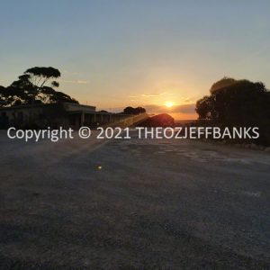 ROzCh85-37S | Travelling Around Australia with Jeff Banks