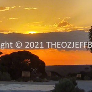 ROzCh85-40S | Travelling Around Australia with Jeff Banks