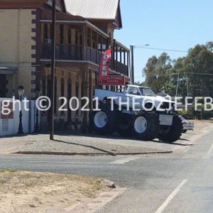 ROzCh92-09 | Travelling Around Australia with Jeff Banks