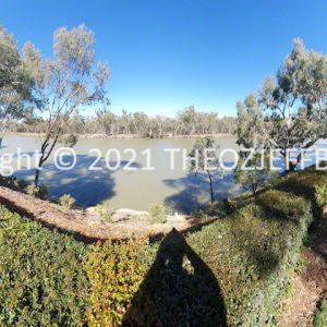 ROzCh93-22P | Travelling Around Australia with Jeff Banks
